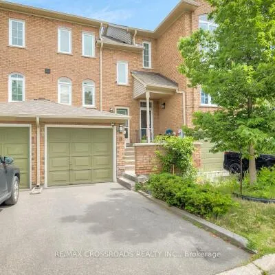 8,&nbsp;Larissa, Maple, Vaughan