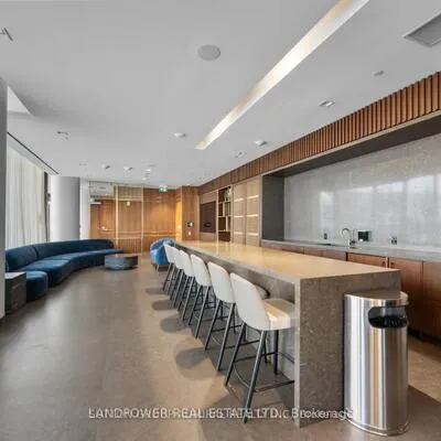 950,&nbsp;Portage, Vaughan Corporate Centre, Vaughan