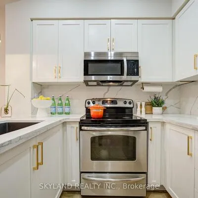 520,&nbsp;Steeles, Crestwood-Springfarm-Yorkhill, Vaughan