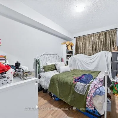 7900,&nbsp;Bathurst, Beverley Glen, Vaughan