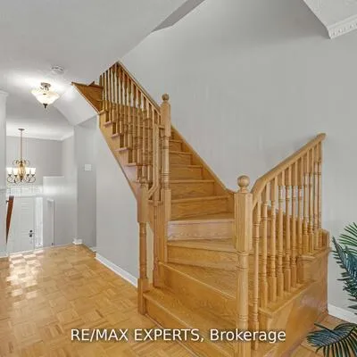 19,&nbsp;Foxchase, East Woodbridge, Vaughan