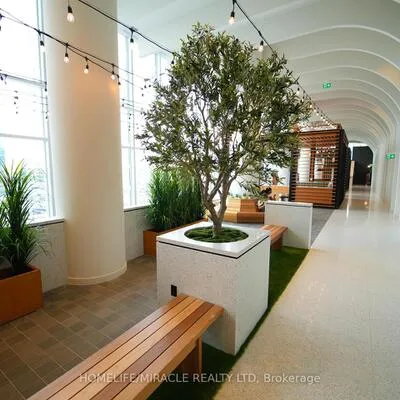 195,&nbsp;Commerce, Vaughan Corporate Centre, Vaughan