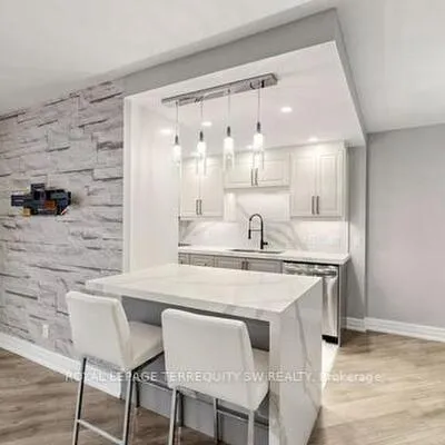 7440,&nbsp;Bathurst, Brownridge, Vaughan