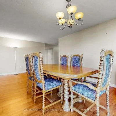 7460,&nbsp;Bathurst, Brownridge, Vaughan