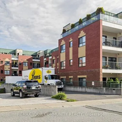 33,&nbsp;Wallace, West Woodbridge, Vaughan
