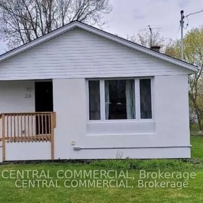 38, Child, Aurora Highlands, Aurora