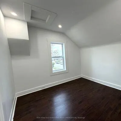 98, Wellington, Aurora Village, Aurora