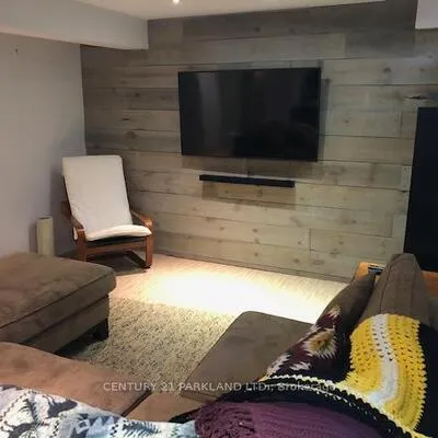 32,&nbsp;Attridge, Aurora Village, Aurora