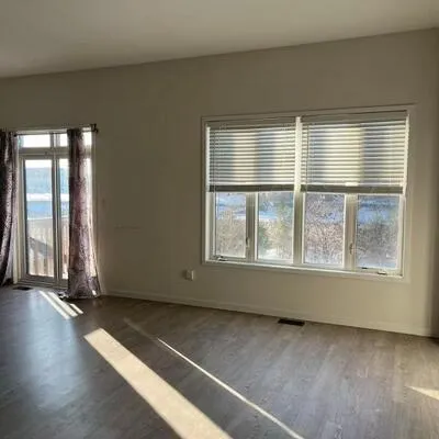 280, Elyse, Bayview Northeast, Aurora