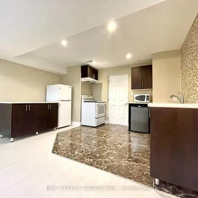 491,&nbsp;Mavrinac, Bayview Northeast, Aurora