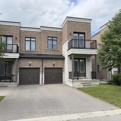 405,&nbsp;Elyse, Bayview Northeast, Aurora
