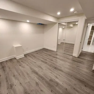 212,&nbsp;River Ridge, Bayview Northeast, Aurora