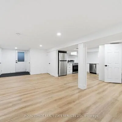 6,&nbsp;Corbett, Aurora Highlands, Aurora