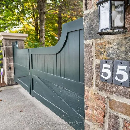 Premium freehold home for sale: 553, St John's, Hills of St Andrew, Aurora