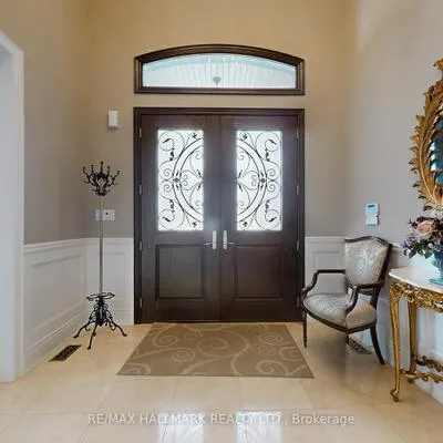 123, Carisbrooke, Bayview Southeast, Aurora