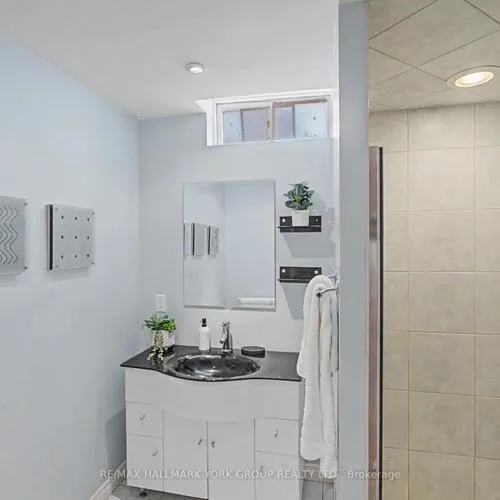 Premium freehold home for sale: 28, Hollingshead, Aurora Village, Aurora