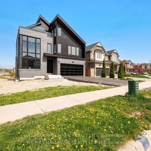 Premium freehold home for sale: 119, Pointon, Bayview Northeast, Aurora