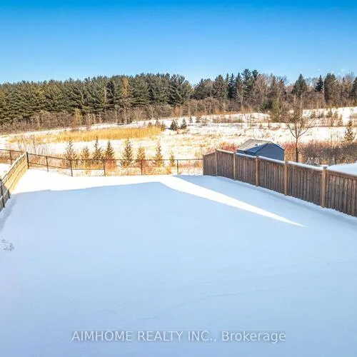 Premium freehold home for sale: 122, Scrivener, Rural Aurora, Aurora