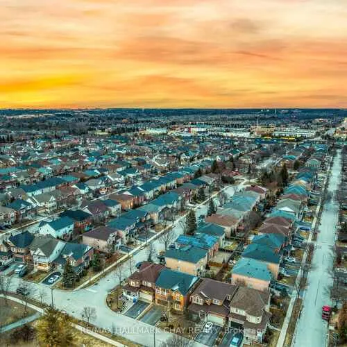 Premium freehold home for sale: 110, Birkshire, Bayview Wellington, Aurora