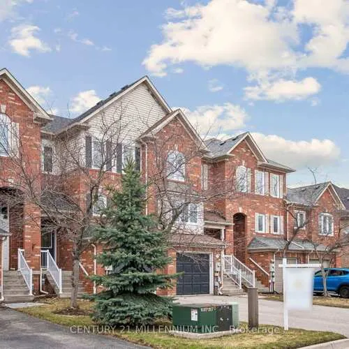 Premium freehold home for sale: 90, Baywell, Bayview Wellington, Aurora