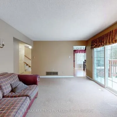 38,&nbsp;Gilbank, Aurora Heights, Aurora