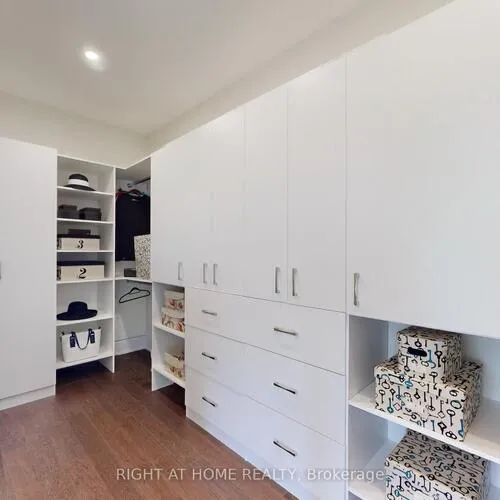 Premium freehold home for sale: 216, Sunset Vista, Aurora Estates, Aurora