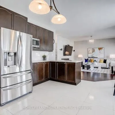 42,&nbsp;Hogaboom, Bayview Northeast, Aurora