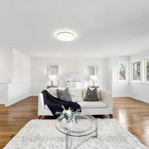 Premium freehold home for sale: 23, Brookeview, Aurora Highlands, Aurora