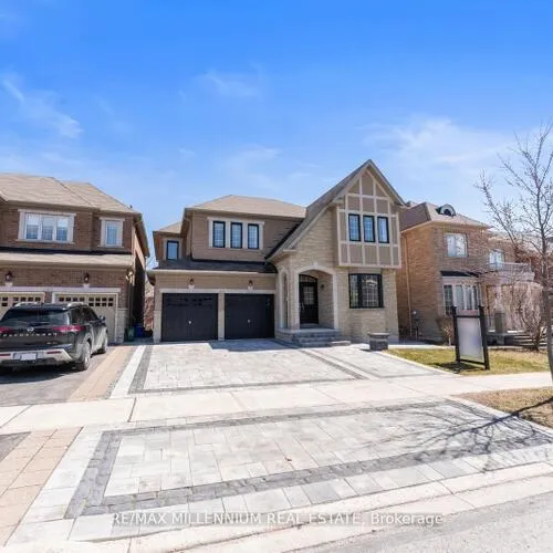 Premium freehold home for sale: 433, Mavrinac, Bayview Northeast, Aurora