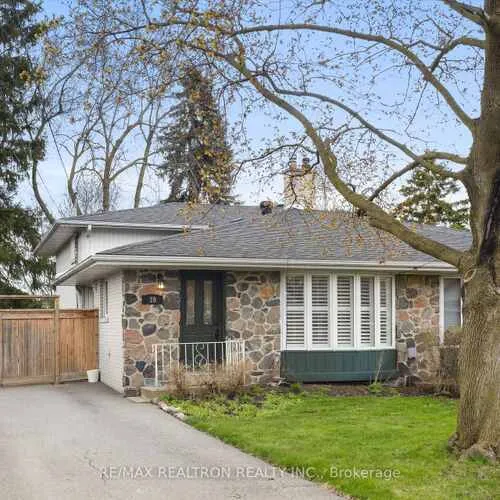 Premium freehold home for sale: 39, Jasper, Aurora Heights, Aurora
