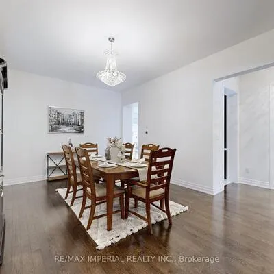 211,&nbsp;Touch Gold, Bayview Southeast, Aurora