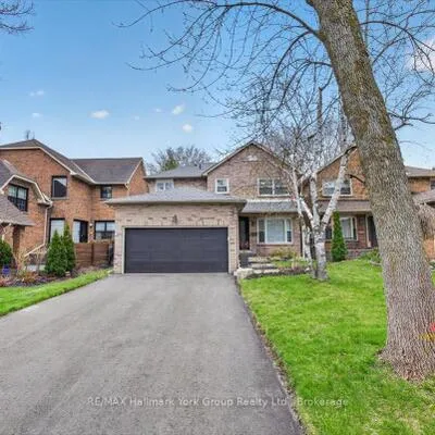 50,&nbsp;Mcleod, Aurora Heights, Aurora