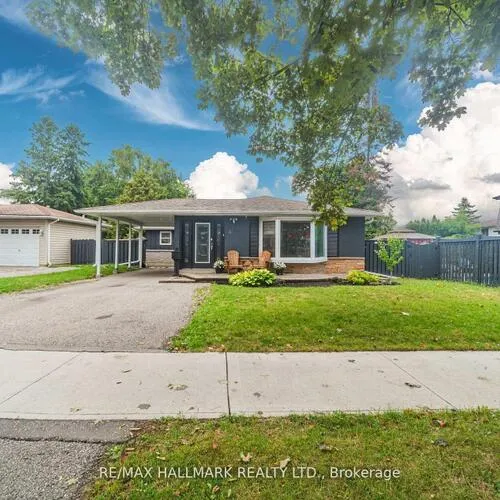 Premium freehold home for sale: 4, Devins, Aurora Heights, Aurora