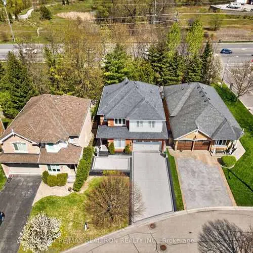 Premium freehold home for sale: 5, Yvonne, Bayview Wellington, Aurora