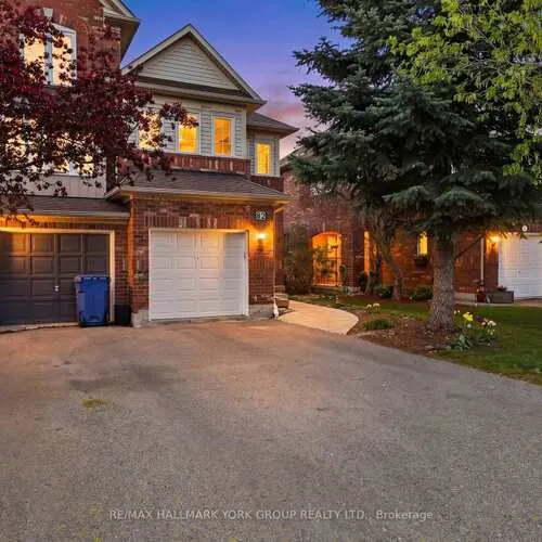 Premium freehold home for sale: 82, Baywell, Bayview Wellington, Aurora