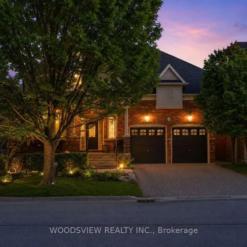 Premium freehold home for sale: 19, Weslock, Bayview Northeast, Aurora