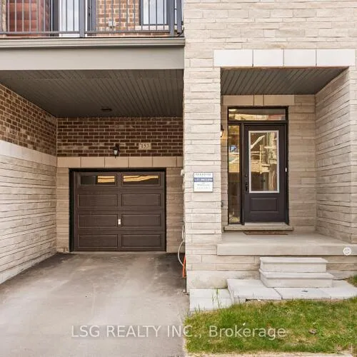Premium freehold home for sale: 153, Blick, Bayview Northeast, Aurora