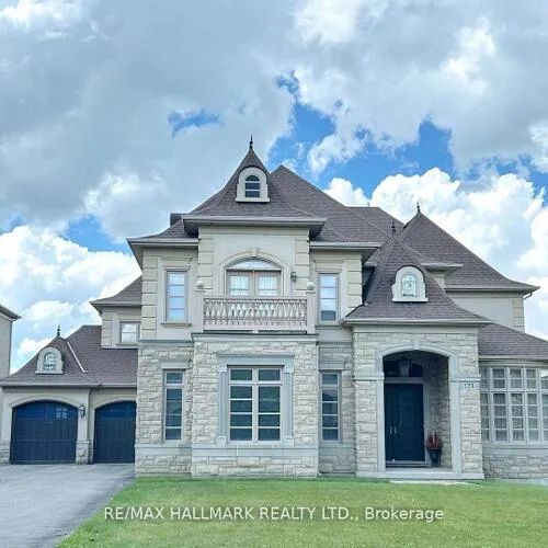 Premium freehold home for sale: 123, Carisbrooke, Bayview Southeast, Aurora