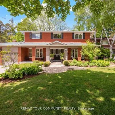 24,&nbsp;Hawthorne, Aurora Village, Aurora