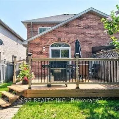 20,&nbsp;Hollidge, Bayview Wellington, Aurora