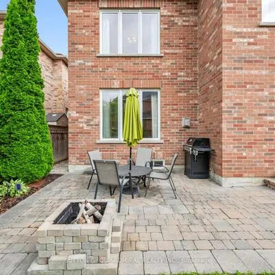23,&nbsp;Kerr, Bayview Northeast, Aurora