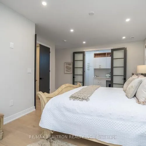 Premium freehold home for sale: 70, Collins, Aurora Heights, Aurora