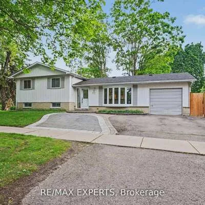 32,&nbsp;Oak, Aurora Village, Aurora