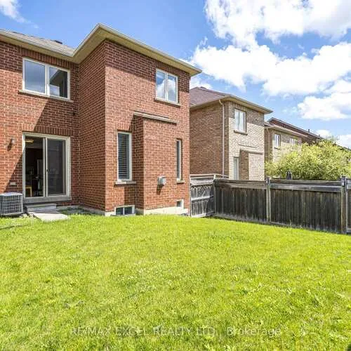 Premium freehold home for sale: 129, Lewis Honey, Bayview Northeast, Aurora
