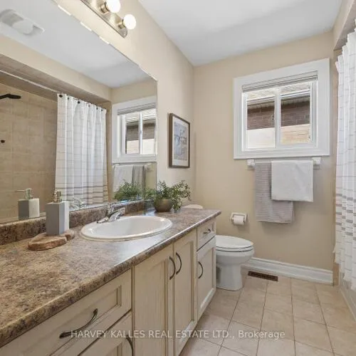 Premium freehold home for sale: 19, Starr, Bayview Northeast, Aurora