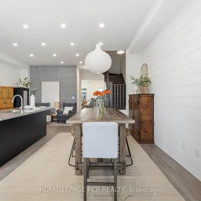 1202,&nbsp;Wellington, Bayview Northeast, Aurora