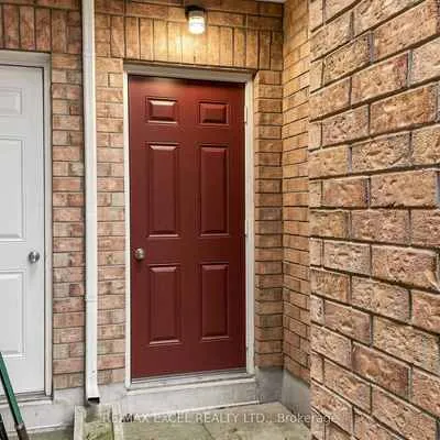 6,&nbsp;Barr, Bayview Northeast, Aurora
