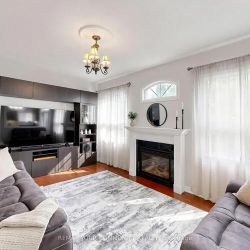 Premium freehold home for sale: 267, Bilbrough, Bayview Northeast, Aurora