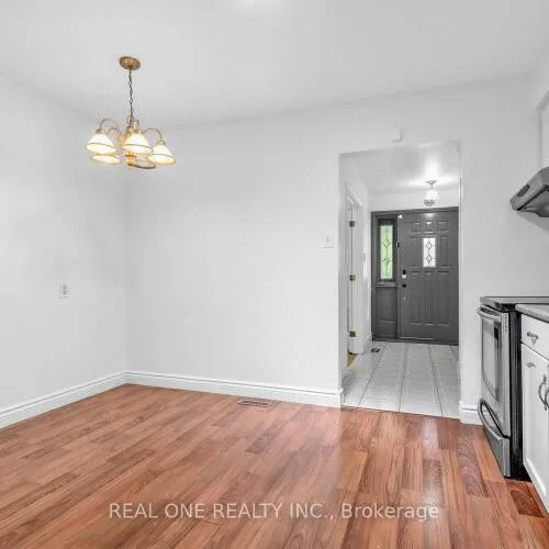 Premium freehold home for sale: 10, Devins, Aurora Heights, Aurora