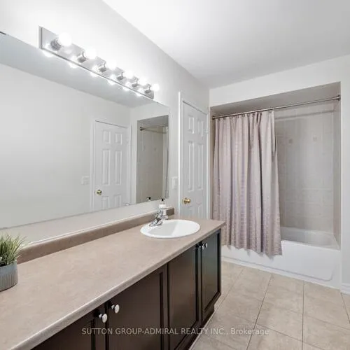 Premium freehold home for sale: 23, Kerr, Bayview Northeast, Aurora